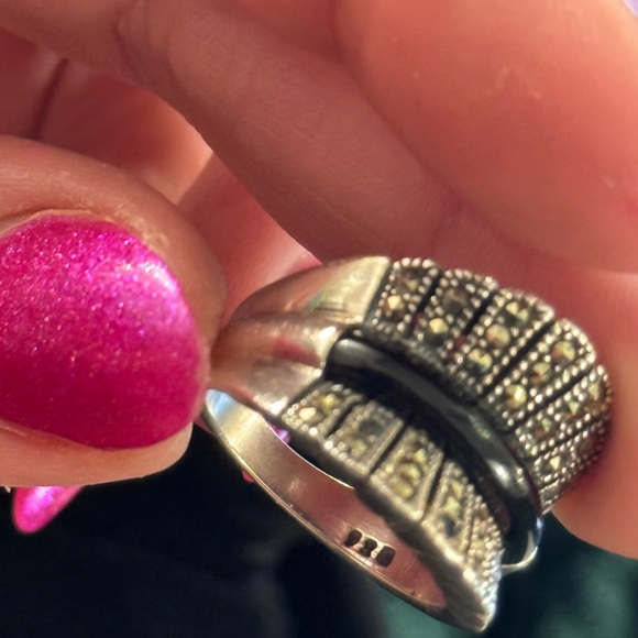 Sterling Silver Onyx & Marcasite Ring - Picture 3 of 16